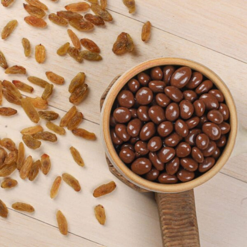 Chocolate-Coated Raisins (Dragée)